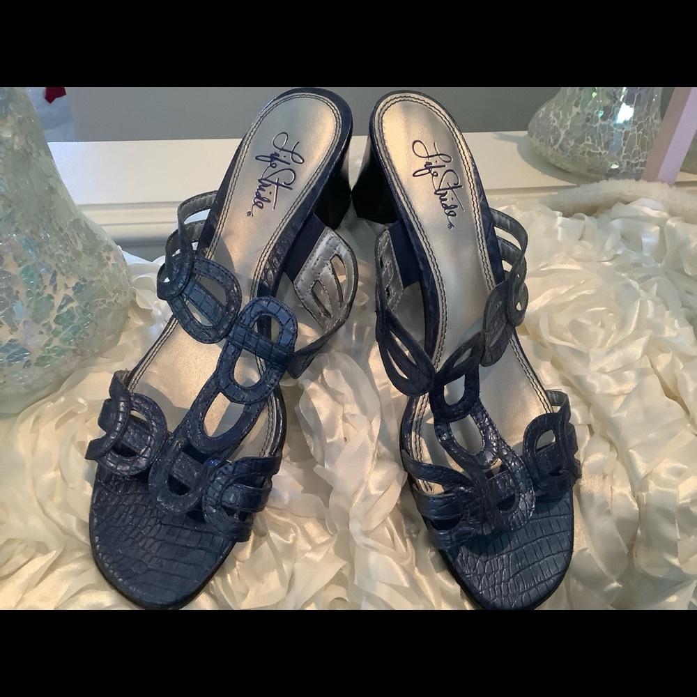 Lifestride blue heels